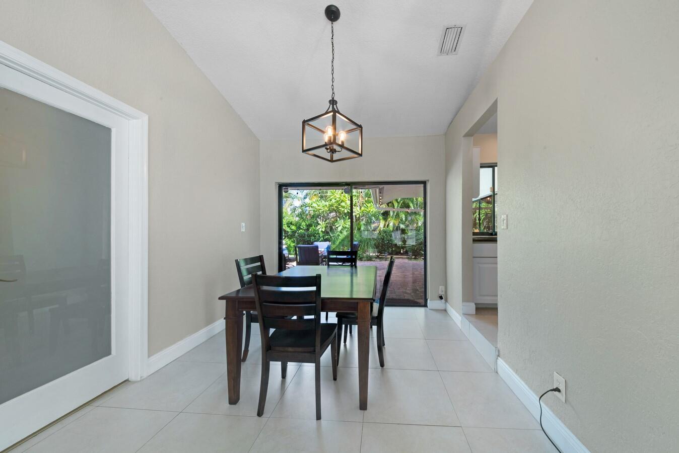 399 Apache Lane Boca Raton, FL 33487 - Photo 4 of 41 Dining Area
