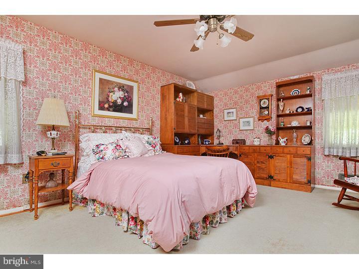 324 Nottingham Road Woodbury, NJ 08096 - Photo 16 of 24 Bedroom 3