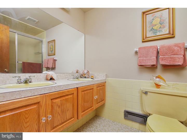 324 Nottingham Road Woodbury, NJ 08096 - Photo 17 of 24 Bathroom