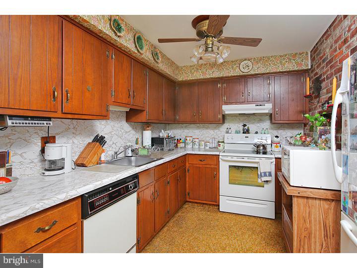 324 Nottingham Road Woodbury, NJ 08096 - Photo 8 of 24 Kitchen
