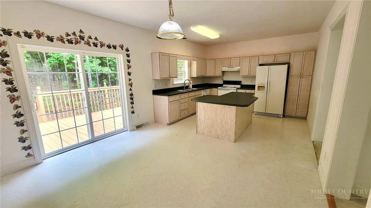 966 Burkett Road Boone, NC 28607 - Photo 5 of 23