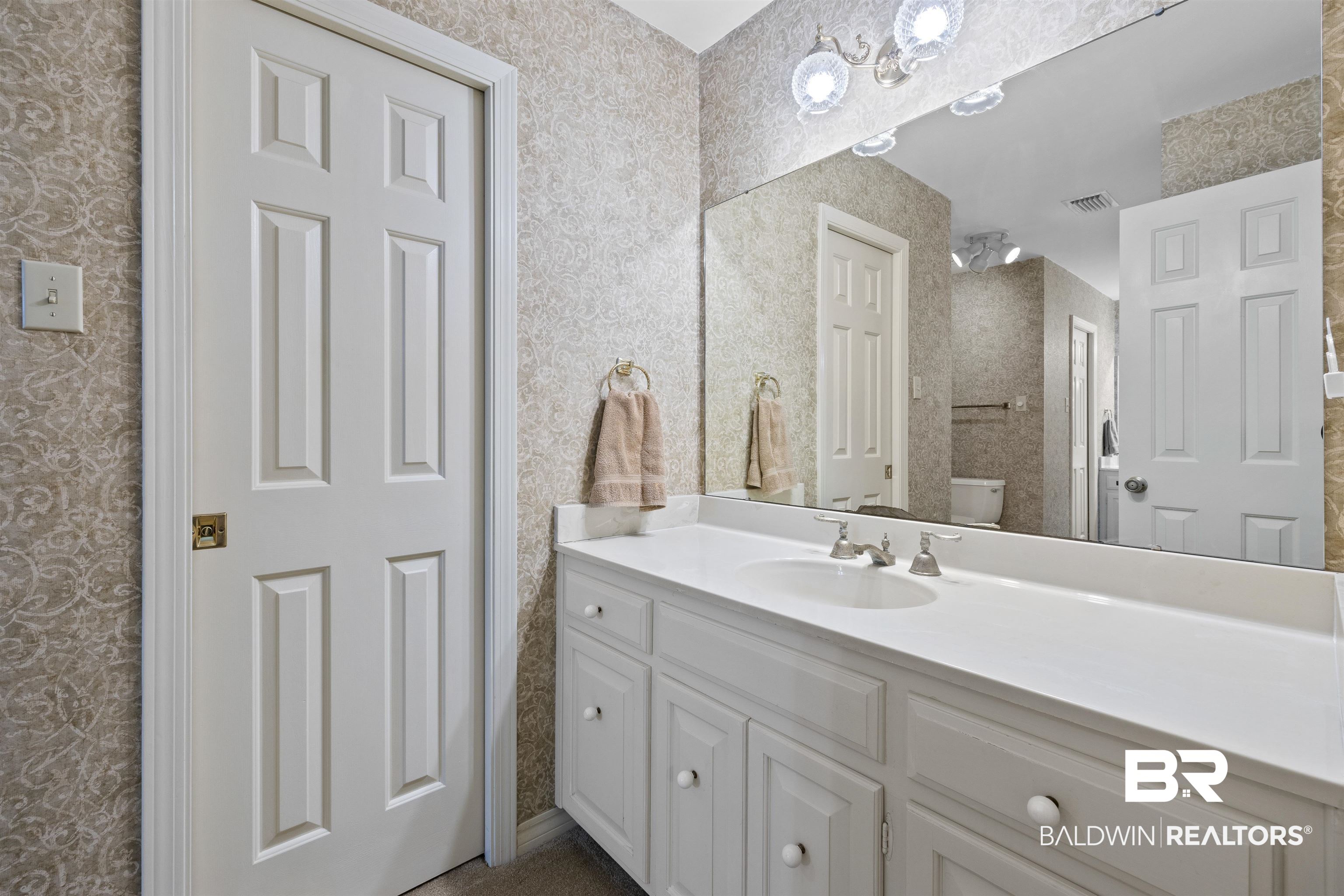 6004 Cherry Ridge Court Mobile, AL 36609 - Photo 20 of 40 Primary Bath