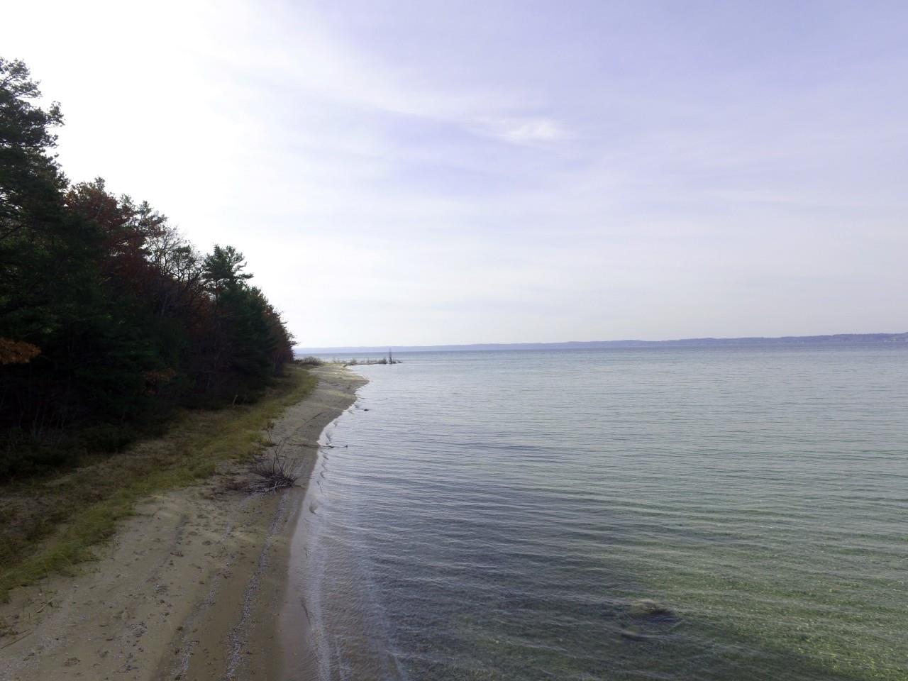 911 Beautiful Shore Road Traverse City, MI 49686 - Photo 6 of 20 1825500-5.JPG