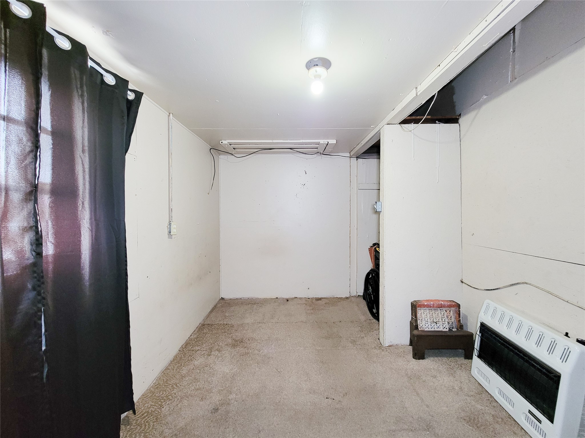 418 Bishop Street Houston, TX 77009 - Photo 15 of 32 a view of an empty room