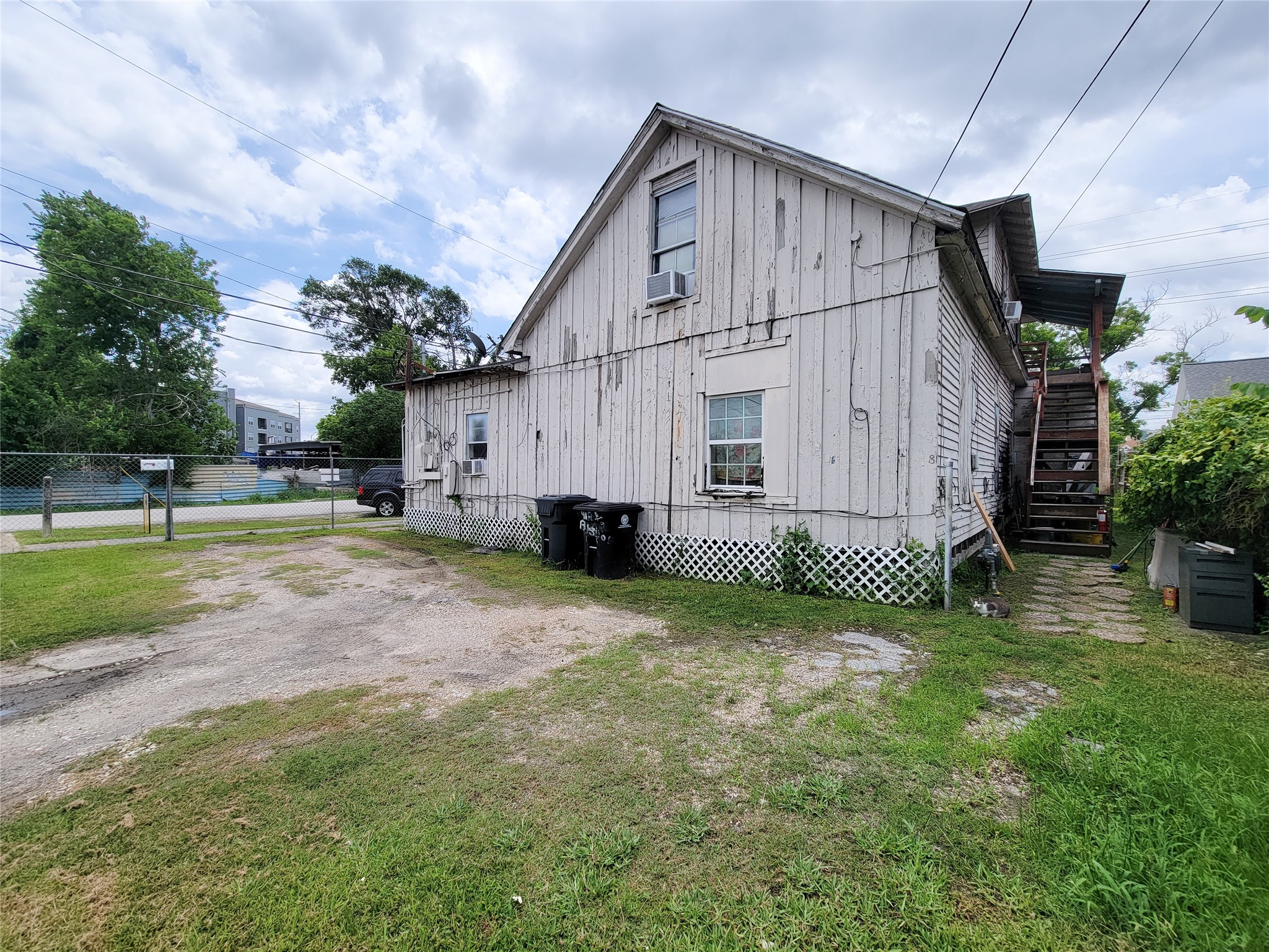418 Bishop Street Houston, TX 77009 - Photo 17 of 32 a view of a house with a yard