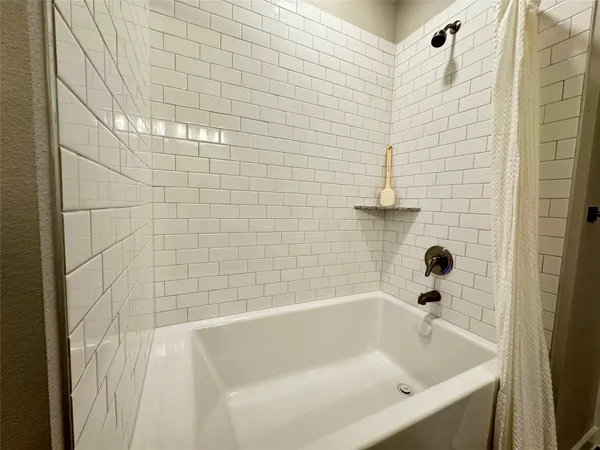 $1,742 | 18300 Marvelous Place, Unit B1 1026, Cypress, TX 77433