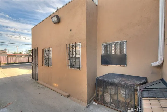 $1,100,000 | 10606-10608 Avalon Boulevard, Los Angeles, CA 90003