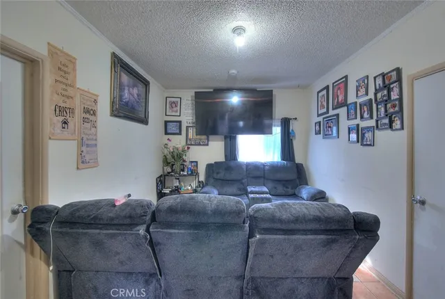 $1,100,000 | 10606-10608 Avalon Boulevard, Los Angeles, CA 90003