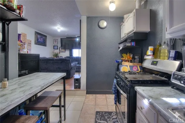 $1,100,000 | 10606-10608 Avalon Boulevard, Los Angeles, CA 90003