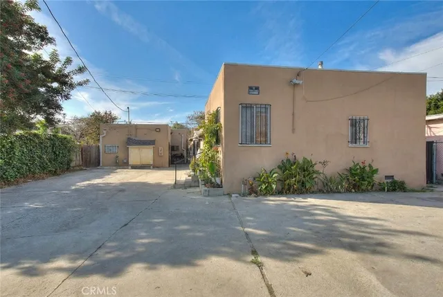 $1,100,000 | 10606-10608 Avalon Boulevard, Los Angeles, CA 90003