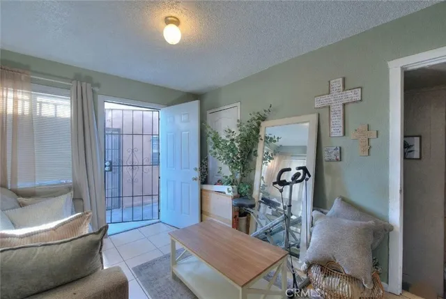 $1,100,000 | 10606-10608 Avalon Boulevard, Los Angeles, CA 90003