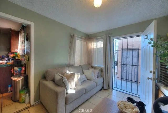 $1,100,000 | 10606-10608 Avalon Boulevard, Los Angeles, CA 90003