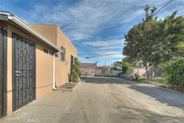 $1,100,000 | 10606-10608 Avalon Boulevard, Los Angeles, CA 90003