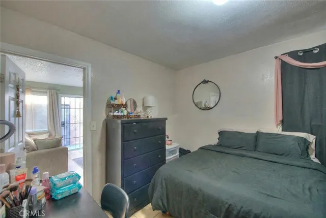 $1,100,000 | 10606-10608 Avalon Boulevard, Los Angeles, CA 90003