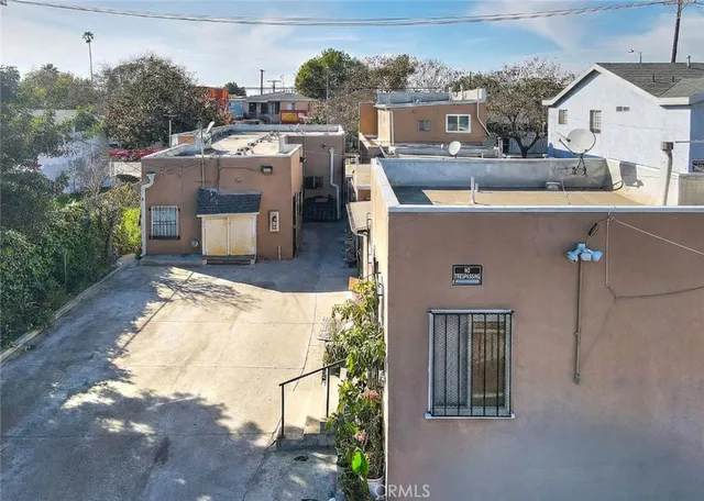 $1,100,000 | 10606-10608 Avalon Boulevard, Los Angeles, CA 90003