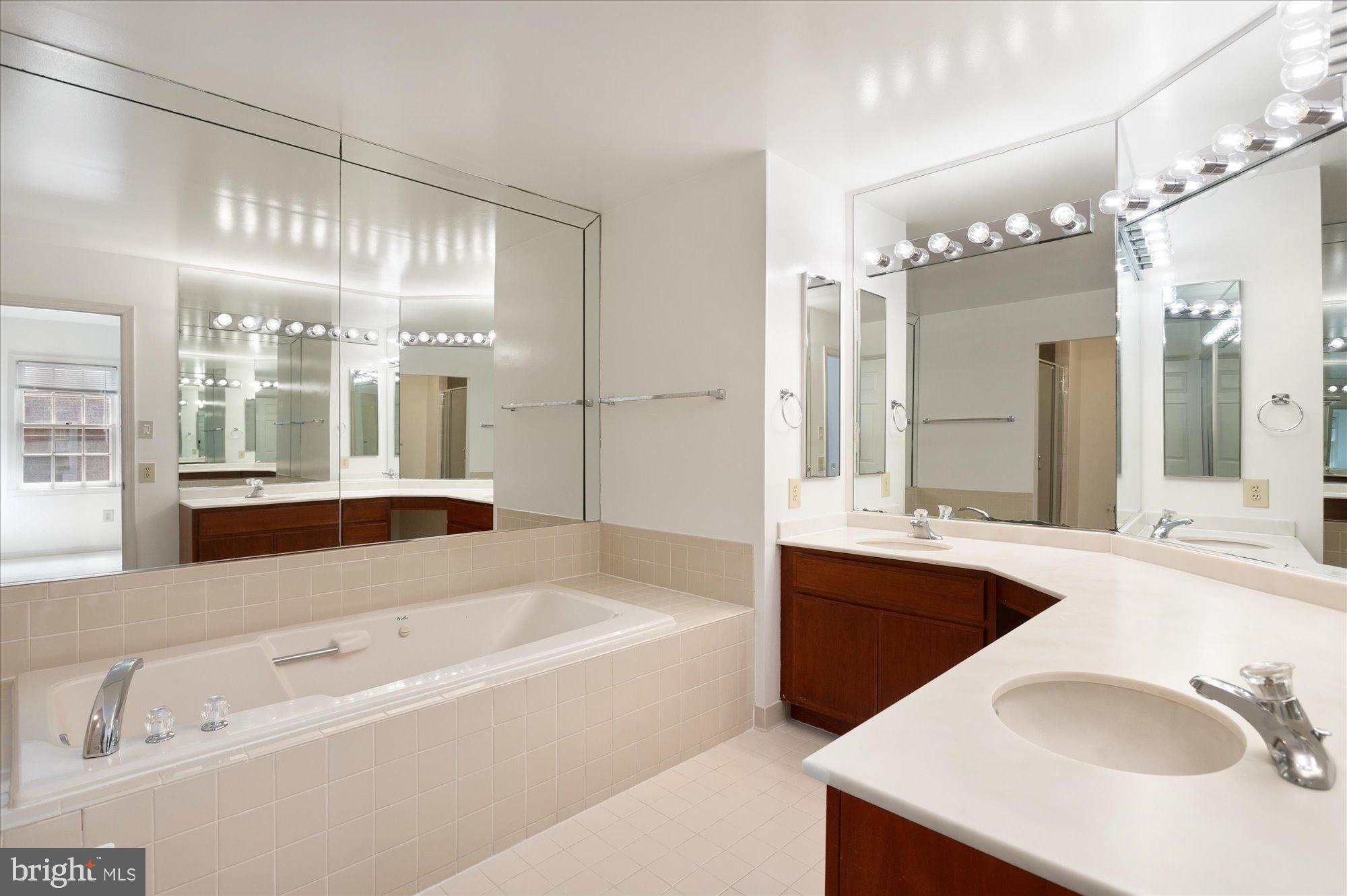 8319 Rising Ridge Way Bethesda, MD 20817 - Photo 26 of 44 Master Bath