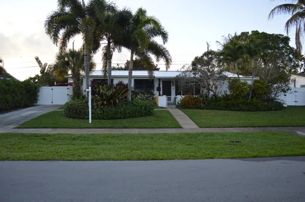 $995,000 | 520 Flotilla Road, North Palm Beach, FL 33408