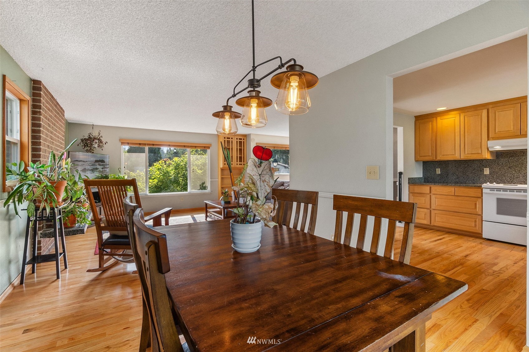 19727 143rd Place Southeast Renton, WA 98058 - Photo 5 of 40 Gallery Image 5