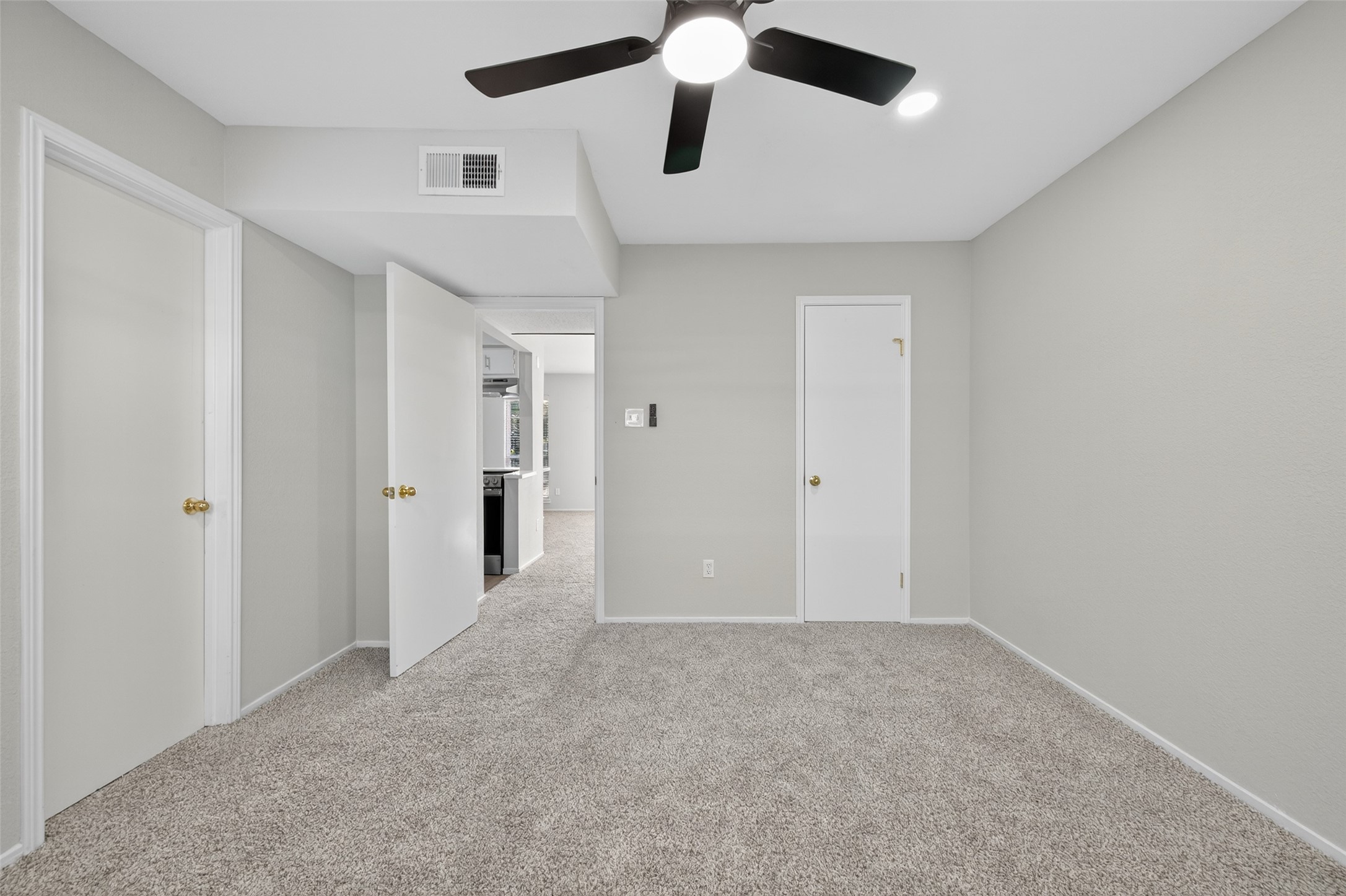6410 Del Monte Drive, Unit 93 Houston, TX 77057 - Photo 13 of 19 a view of an empty room