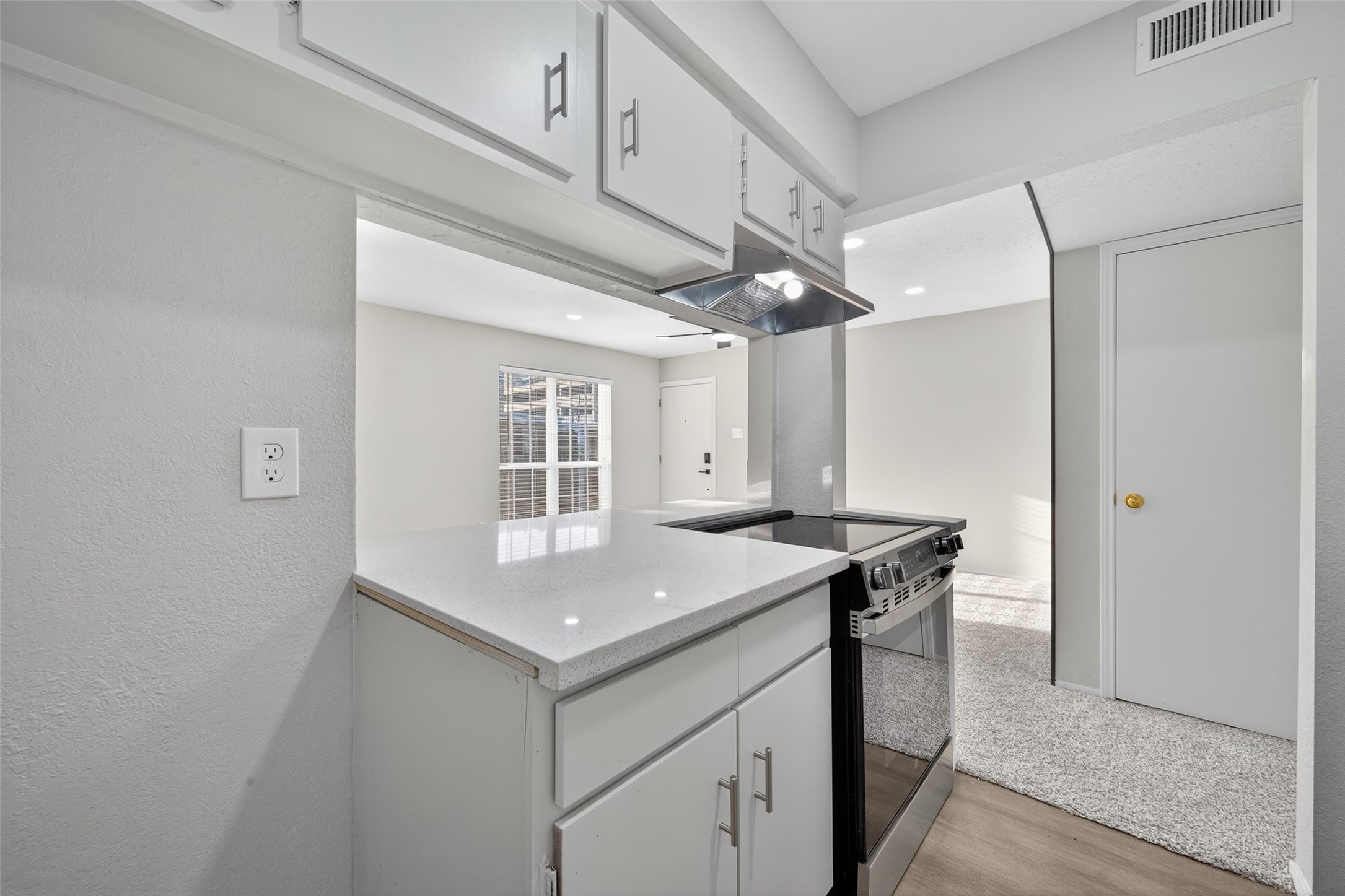 6410 Del Monte Drive, Unit 93 Houston, TX 77057 - Photo 9 of 19 a view of a kitchen counter space