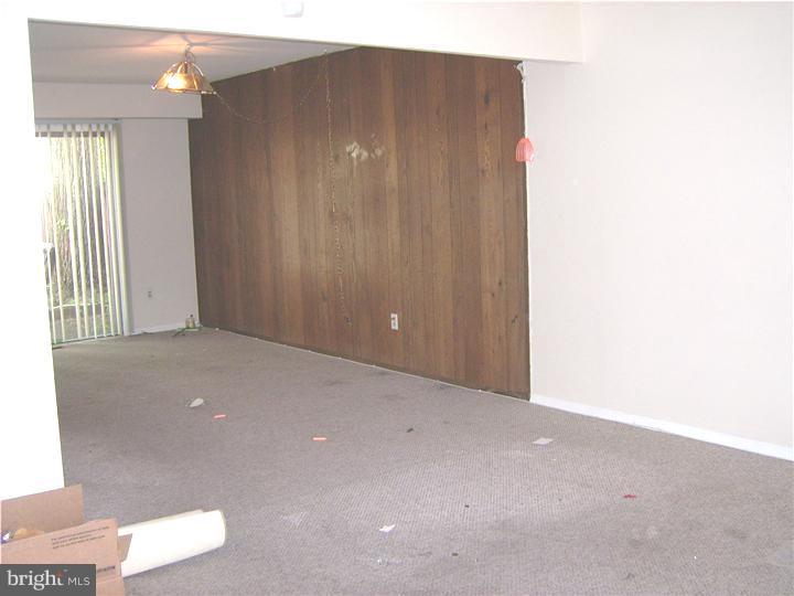 25 Ridgewood Place Willingboro, NJ 08046 - Photo 3 of 13 Living Room