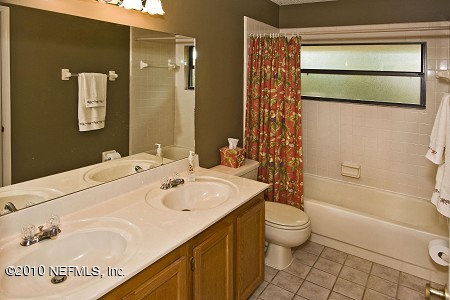 12480 Gately Road South Jacksonville, FL 32225 - Photo 18 of 24 Hall bath