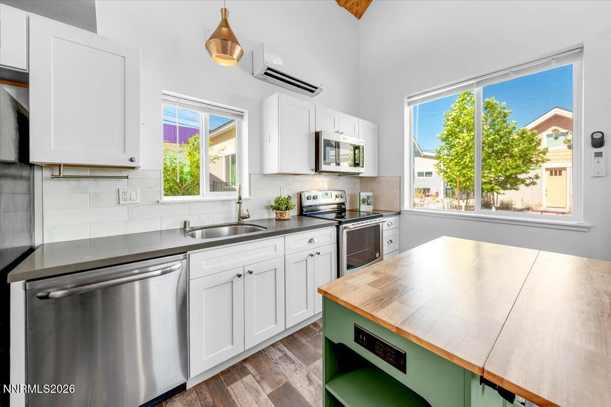 885 Ryland Street Reno, NV 89502 - Photo 10 of 50 11-011