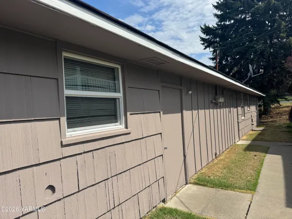 $399,000 | 806-808 South 35th Avenue, Yakima, WA 98902