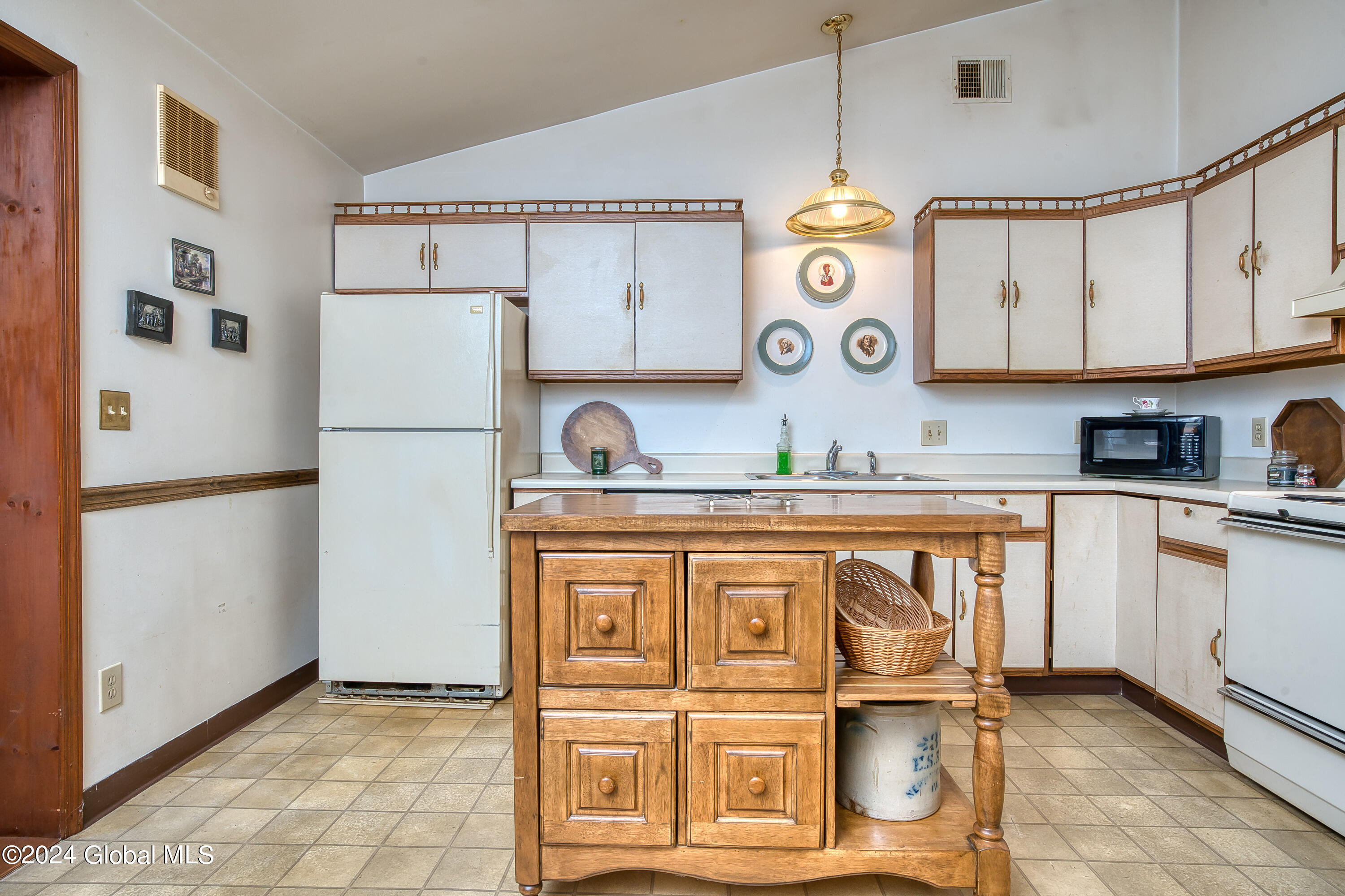 35 Meadow Rue Place Malta, NY 12020 - Photo 12 of 31 Kitchen