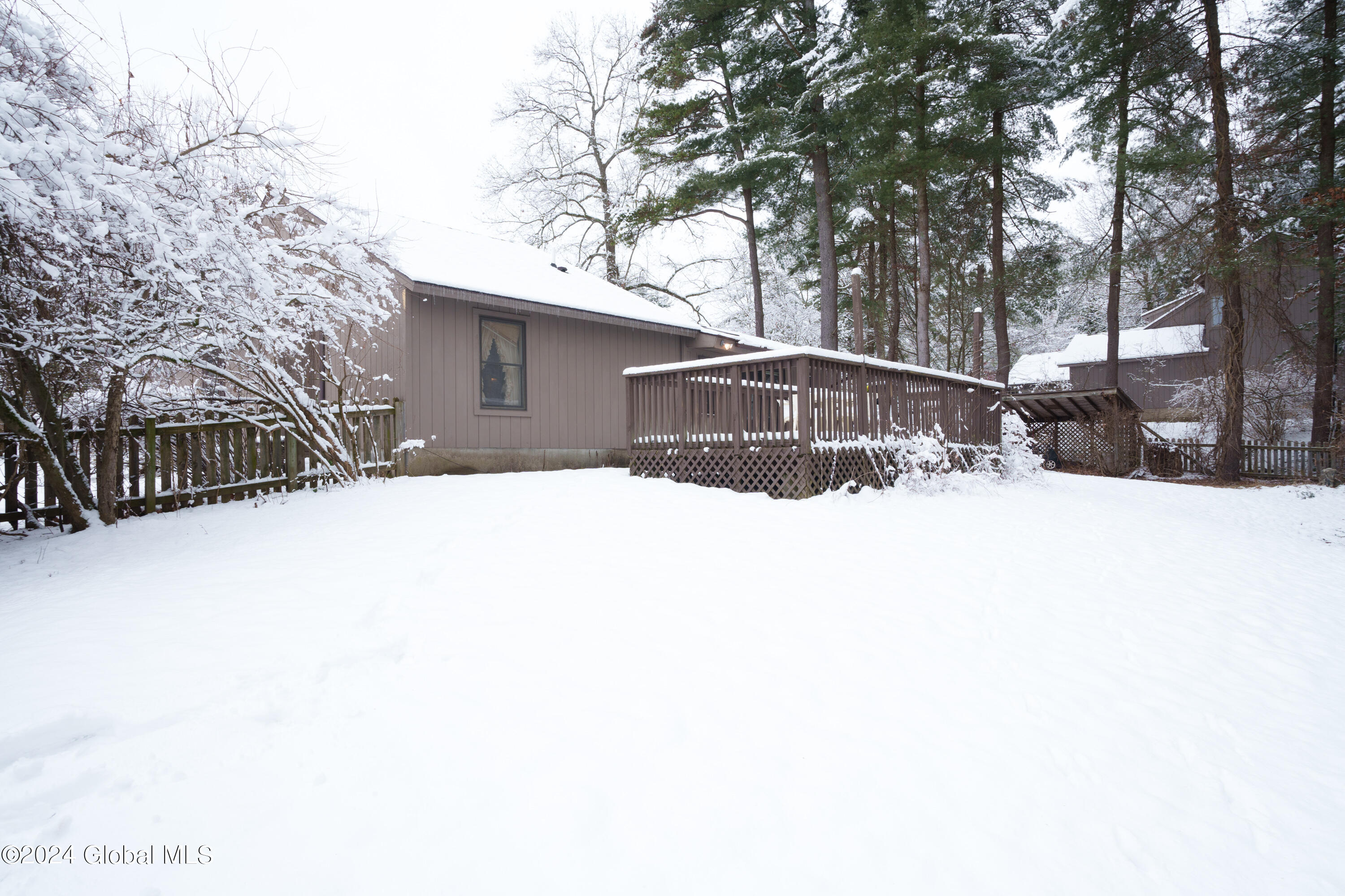 35 Meadow Rue Place Malta, NY 12020 - Photo 5 of 31 Backyard
