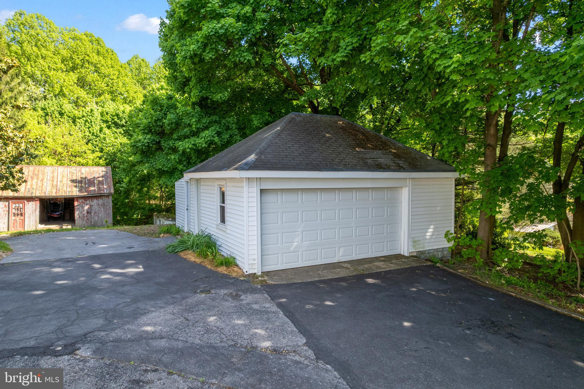 28733 Ridge Road Mount Airy, MD 21771 - Photo 79 of 97 Garage