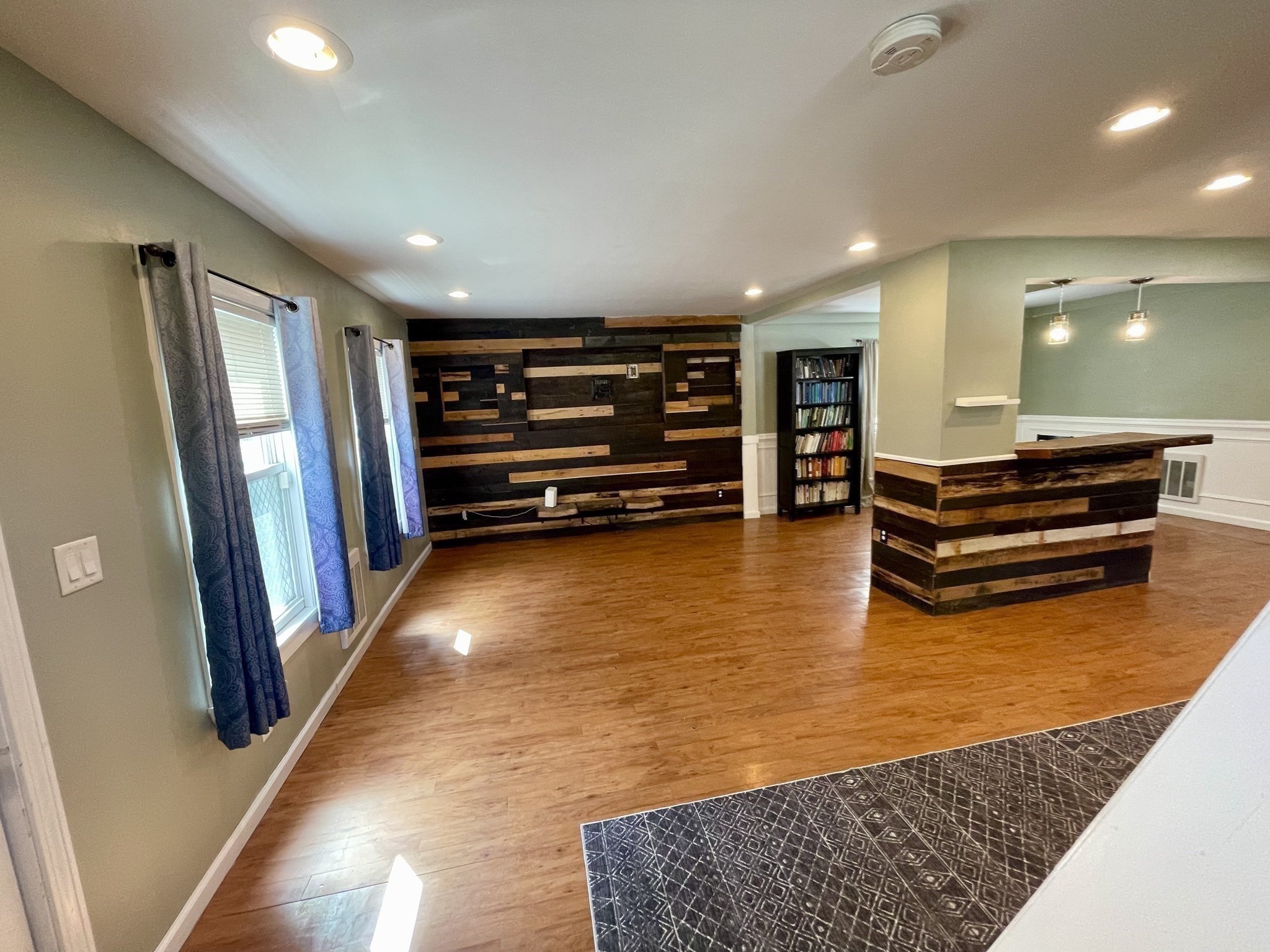 222 Parker Street Springfield, MA 01151 - Photo 5 of 28 Gallery Image 5