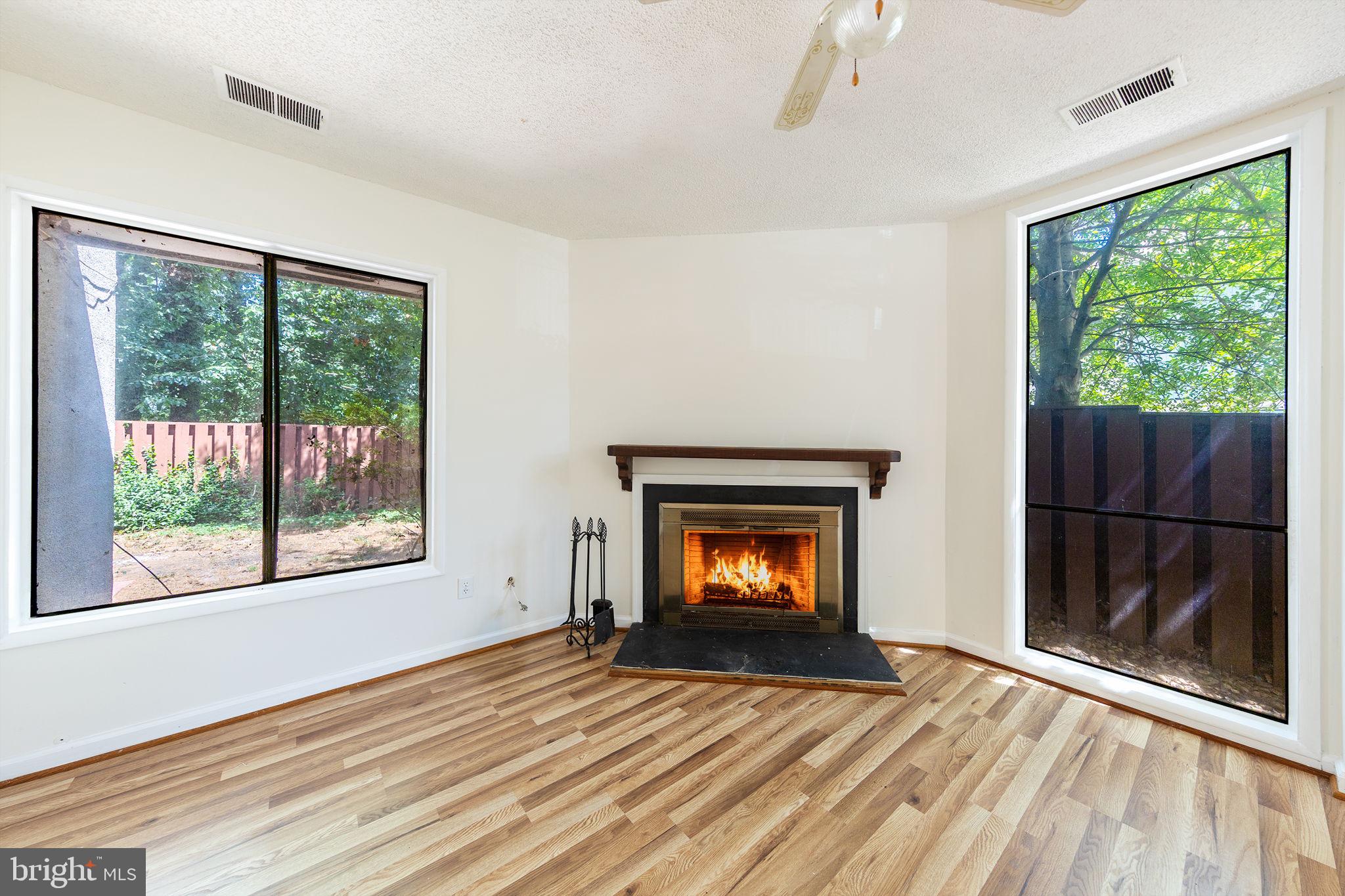 2232 Southgate Square Reston, VA 20191 - Photo 5 of 49