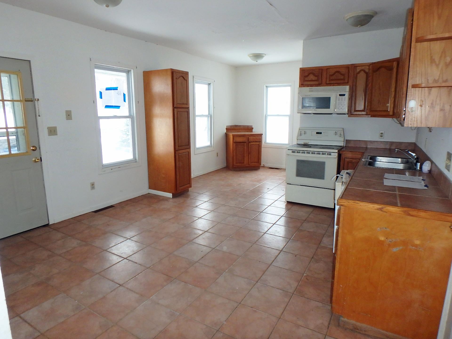 242 South Main Street Clintonville, WI 54929 - Photo 2 of 14