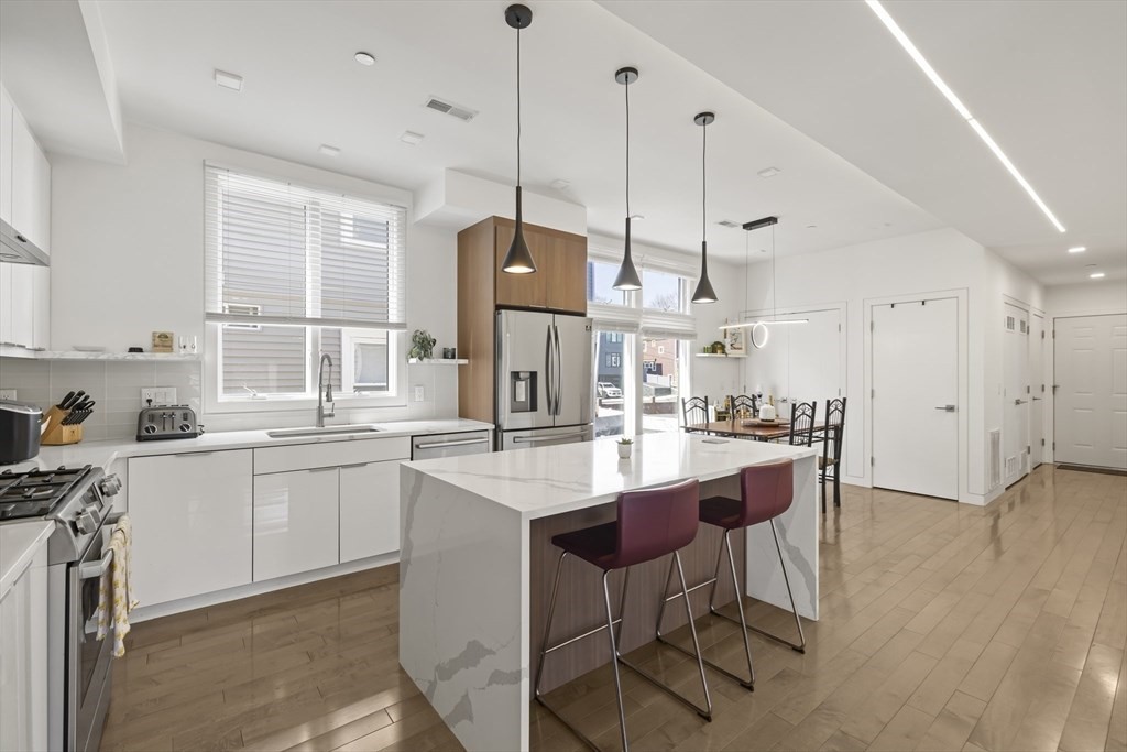 86 Fremont Street, Unit 2 Somerville, MA 02145 - Photo 4 of 29