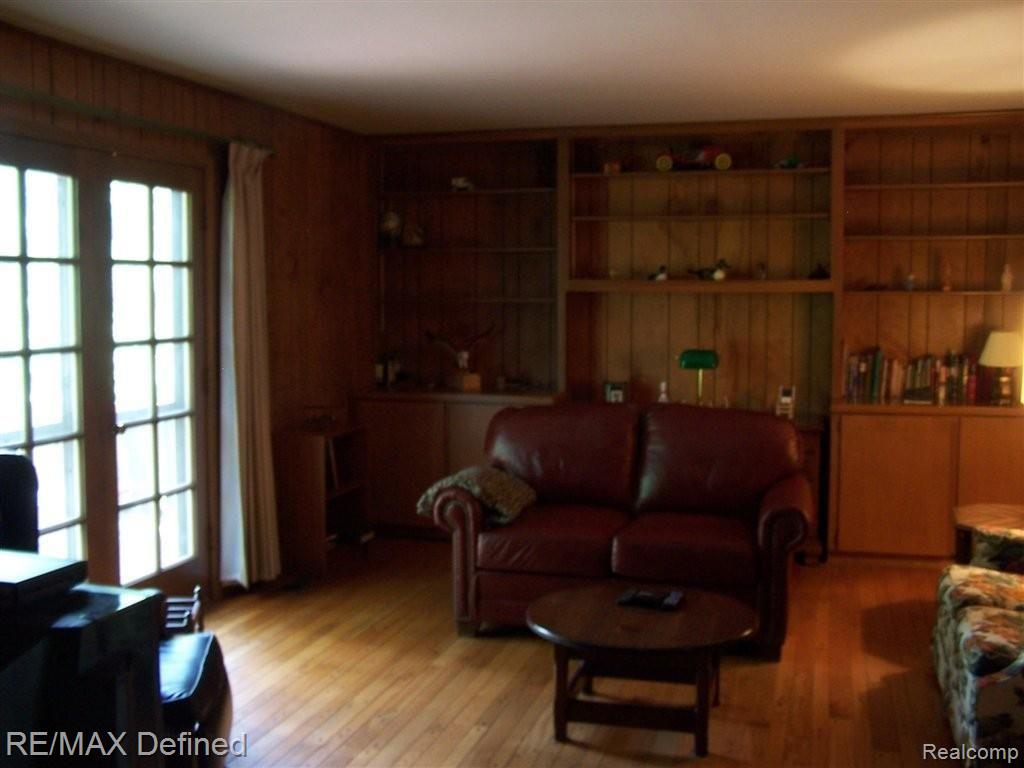 471 Broadleaf Drive Rochester, MI 48306 - Photo 13 of 24 2013-06-05 14.18.57.jpg