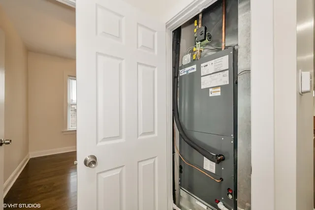 a view of walk in closet