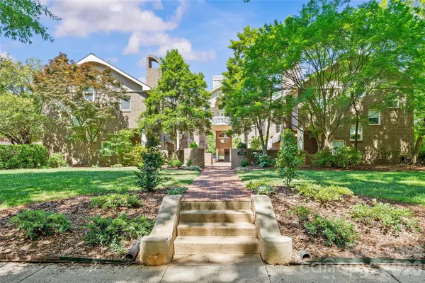 $2,300 | 2330 Roswell Avenue, Unit G, Charlotte, NC 28207