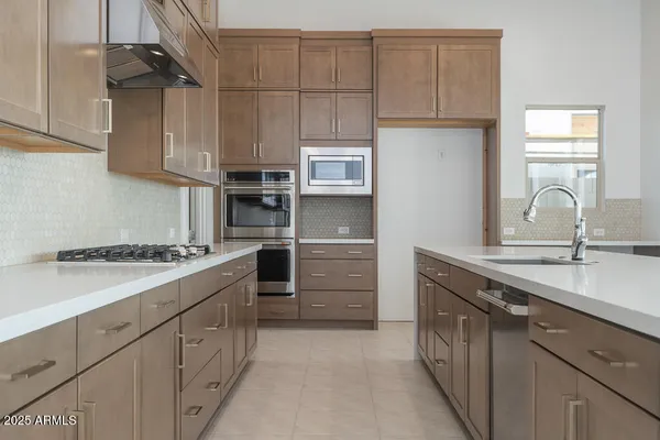 $813,210 | 803 West J. Waltz Way, Apache Junction, AZ 85120