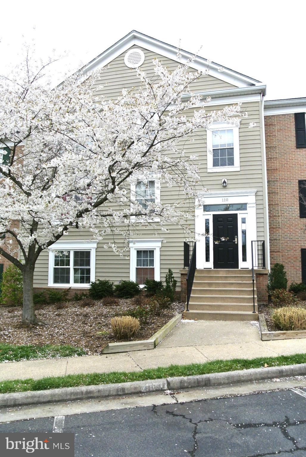 110 Fort Evans Road Southeast, Unit F Leesburg, VA 20175 - Photo 1 of 19 110 Fort Evan Rd SE Unit F