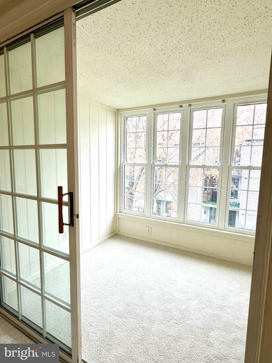 110 Fort Evans Road Southeast, Unit F Leesburg, VA 20175 - Photo 6 of 19 Sunroom