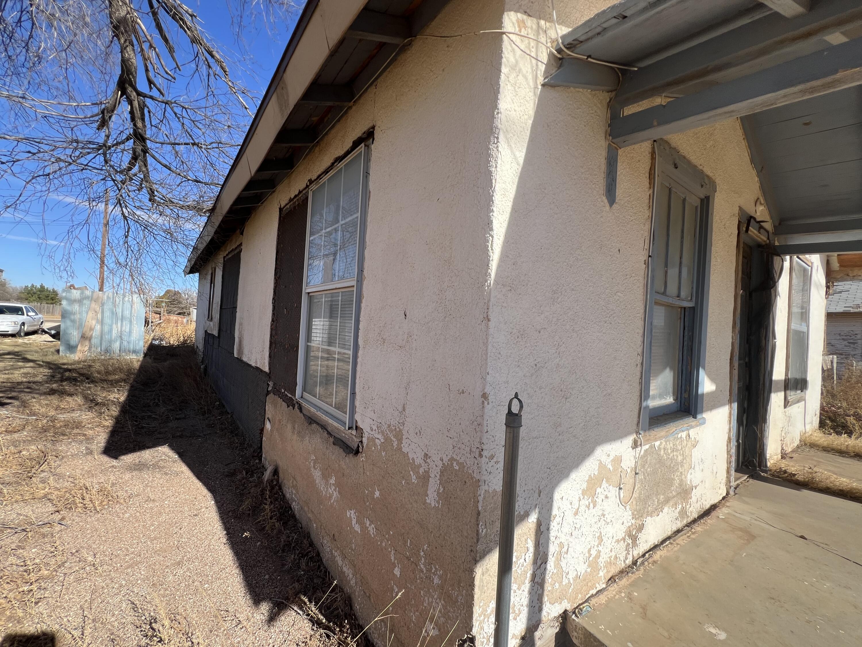 340 West Panhandle Street Slaton, TX 79364 - Photo 3 of 30 IMG_7565