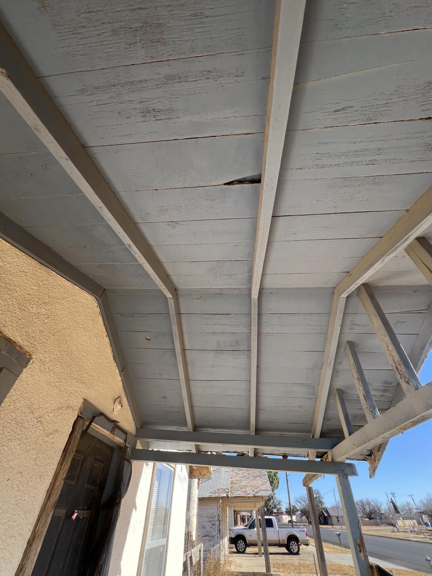 340 West Panhandle Street Slaton, TX 79364 - Photo 5 of 30 IMG_7573