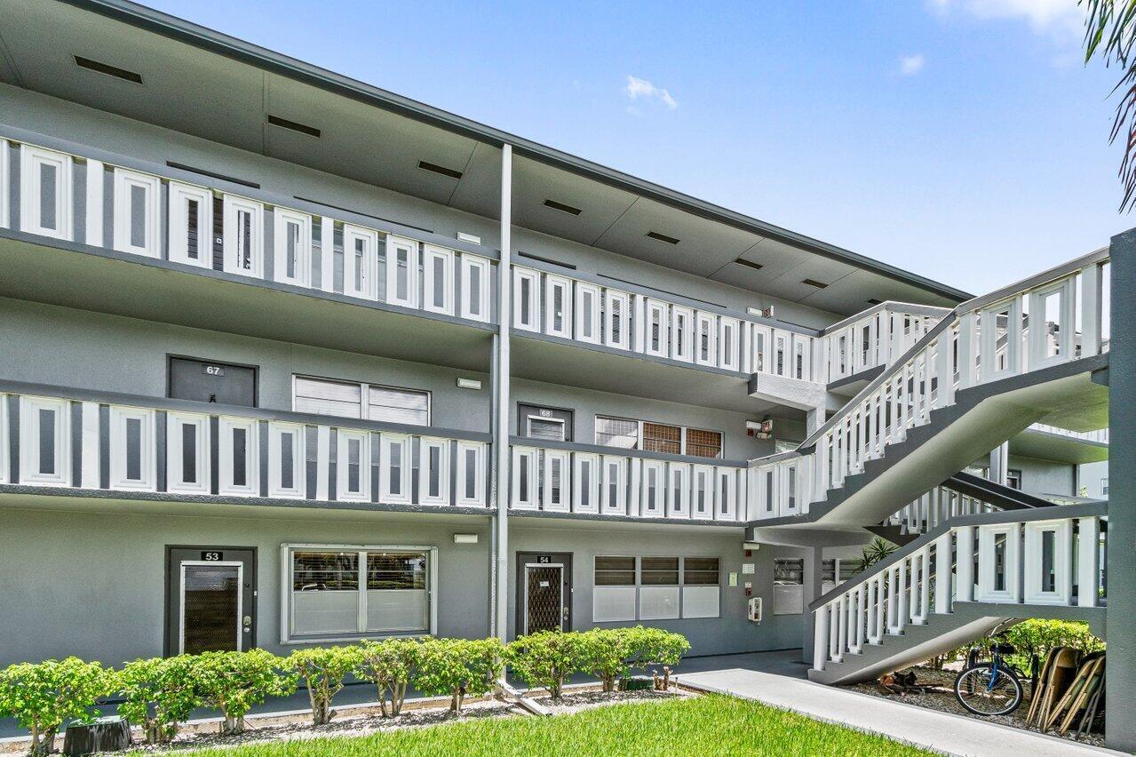 68 Suffolk B, Unit 68 Boca Raton, FL 33434 - Photo 1 of 26 Front 1