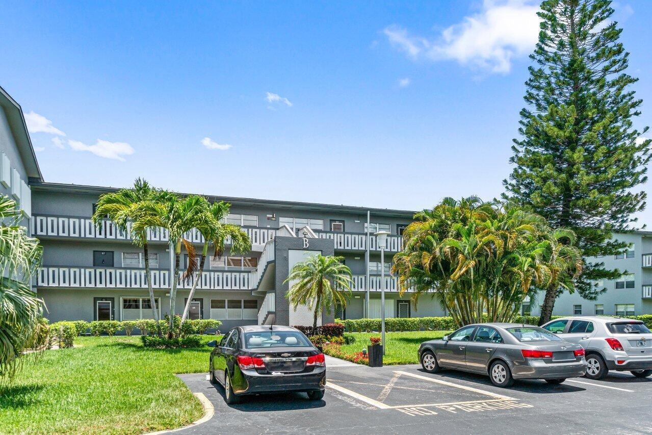 68 Suffolk B, Unit 68 Boca Raton, FL 33434 - Photo 23 of 26 Building 1