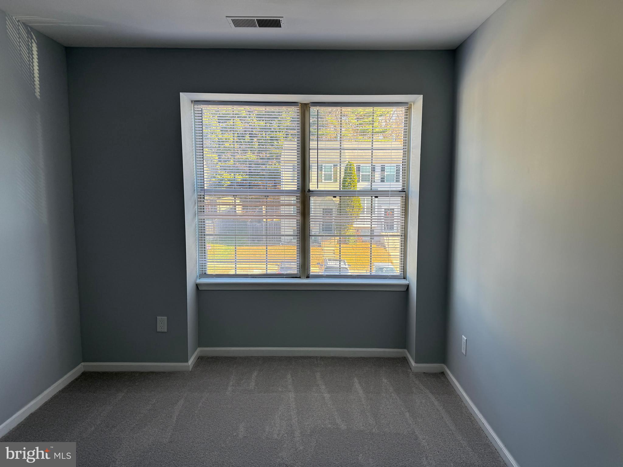 1935 Winslow Court Woodbridge, VA 22191 - Photo 22 of 34 an empty room with a window