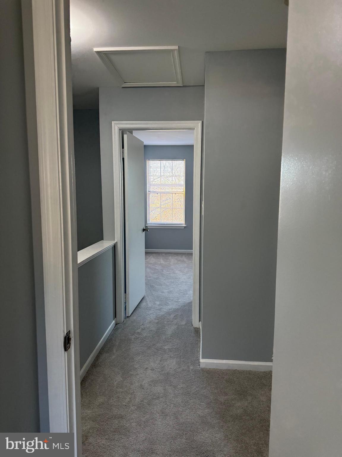 1935 Winslow Court Woodbridge, VA 22191 - Photo 25 of 34 a view of a hallway