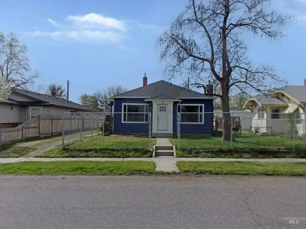 $339,900 | 605 North 6th Street, Parma, ID 83660