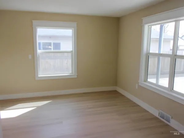 $339,900 | 605 North 6th Street, Parma, ID 83660