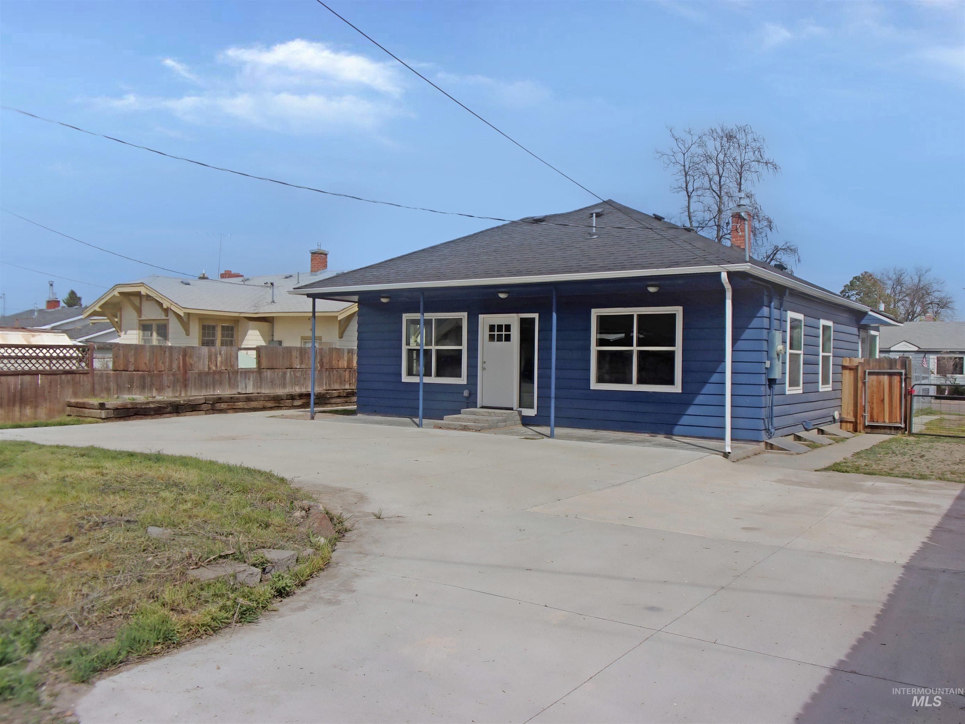 605 North 6th Street Parma, ID 83660 - Photo 43 of 46 View of front of property featuring a chimney and roof with shingles